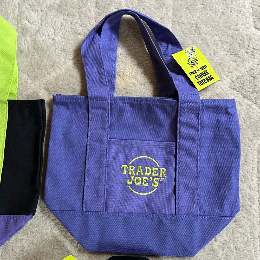 4 Trader Joe’s Halloween Mini Tote Bags - Picture 5 of 12
